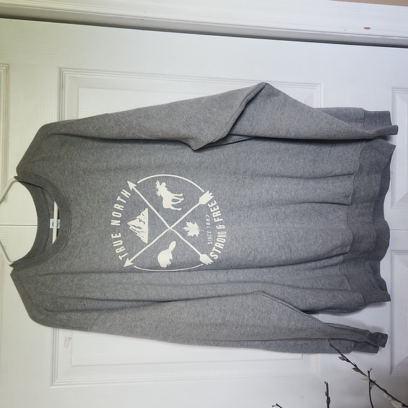 Milltex Other - True North Strong & Free Grey Crewneck Sweatshirt Size XL